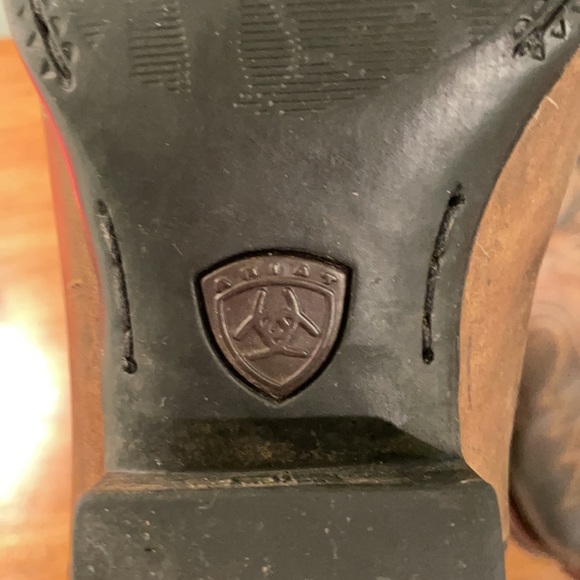Ariat boots size 9 - Picture 3 of 4